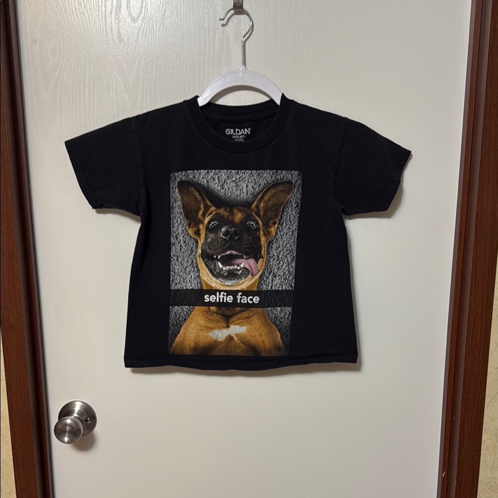 Gildan Black Kids T-Shirt with Dog Print Size S (6-7)